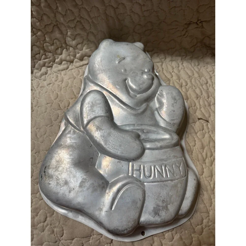 Lot of 5 Vintage Wilton Aluminum Character Cake Pans 1990 Disney Pooh Pocahontas